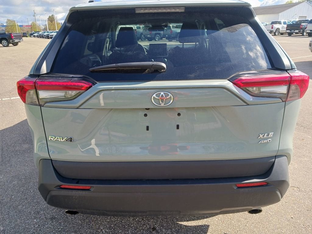 2020 Toyota RAV4 XLE