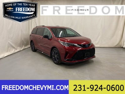 2022 Toyota Sienna LE
