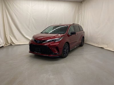 2022 Toyota Sienna LE