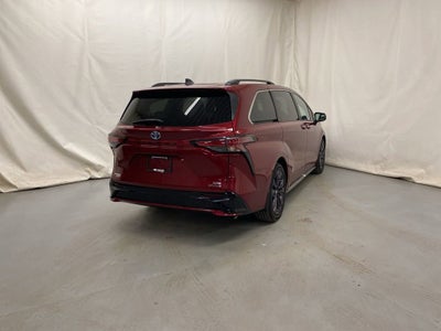 2022 Toyota Sienna LE