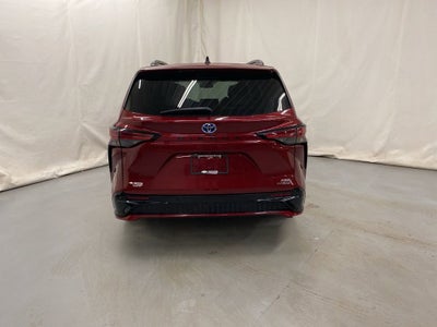 2022 Toyota Sienna LE
