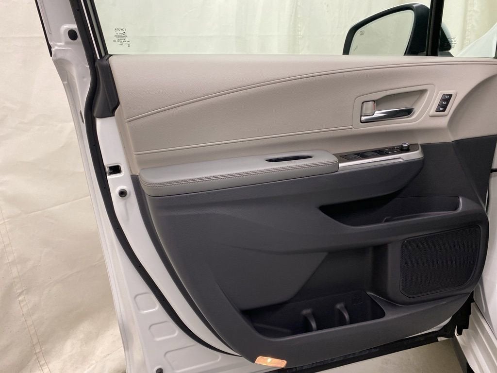 2023 Toyota Sienna Limited