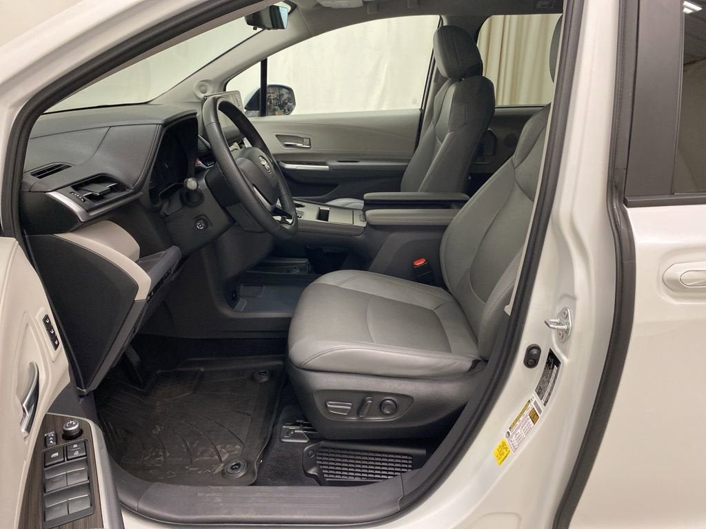 2023 Toyota Sienna Limited