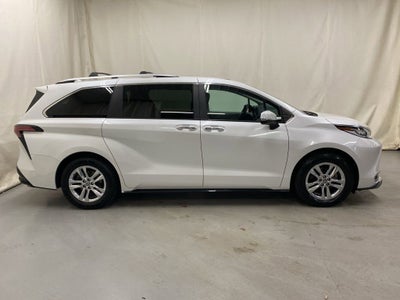 2023 Toyota Sienna Limited