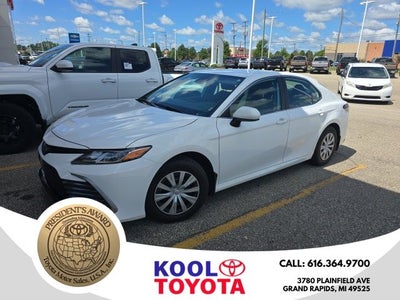 2023 Toyota Camry Hybrid LE