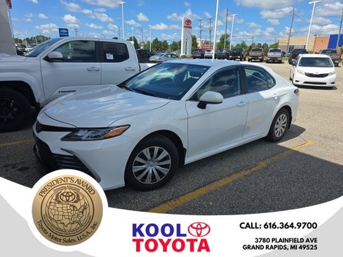 2023 Toyota Camry Hybrid LE