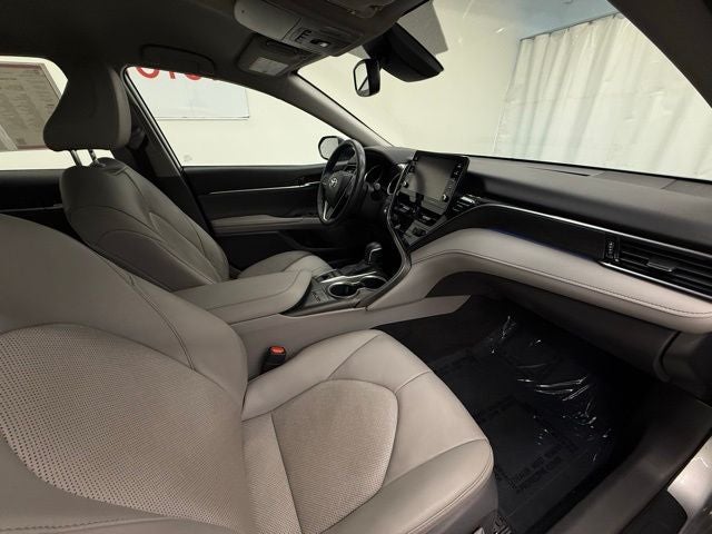 2021 Toyota Camry Hybrid XLE