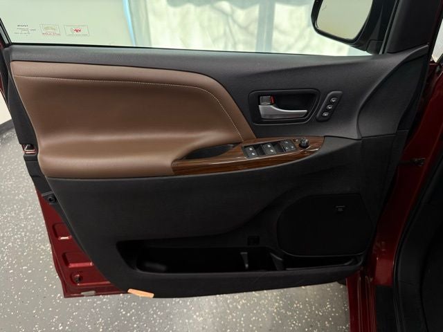 2016 Toyota Sienna Limited Premium 7 Passenger