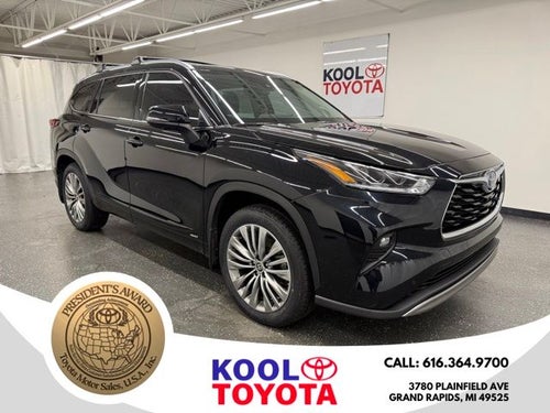 2023 Toyota Highlander Hybrid Platinum
