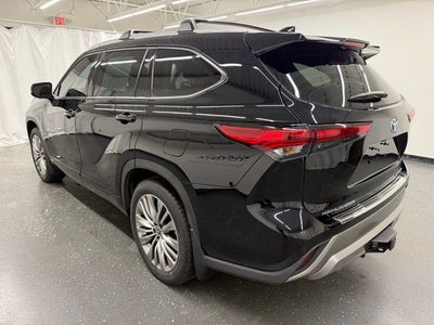2023 Toyota Highlander Hybrid Platinum