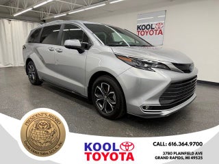 2025 Toyota Sienna Platinum 7 Passenger