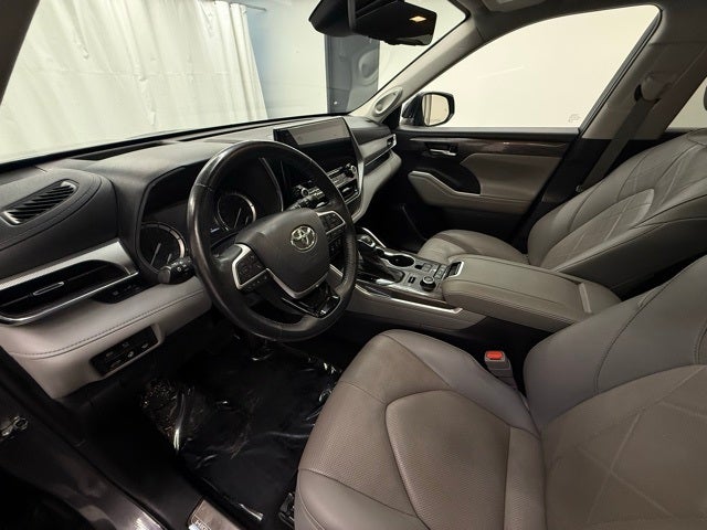 2022 Toyota Highlander Platinum