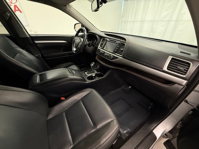 2016 Toyota Highlander XLE V6