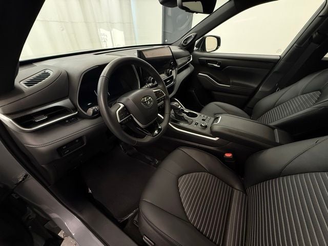 2025 Toyota Highlander XSE