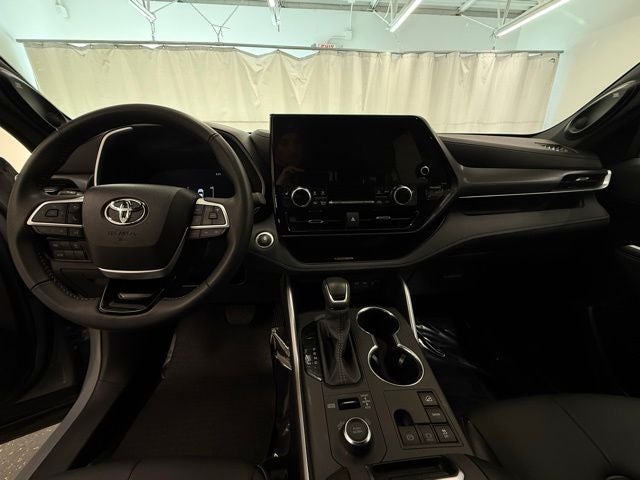 2025 Toyota Highlander XSE