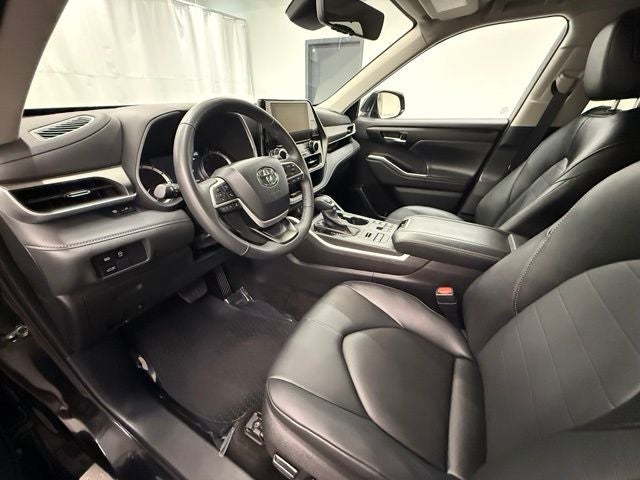 2025 Toyota Highlander XLE