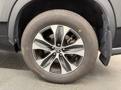 2025 Toyota Highlander XLE