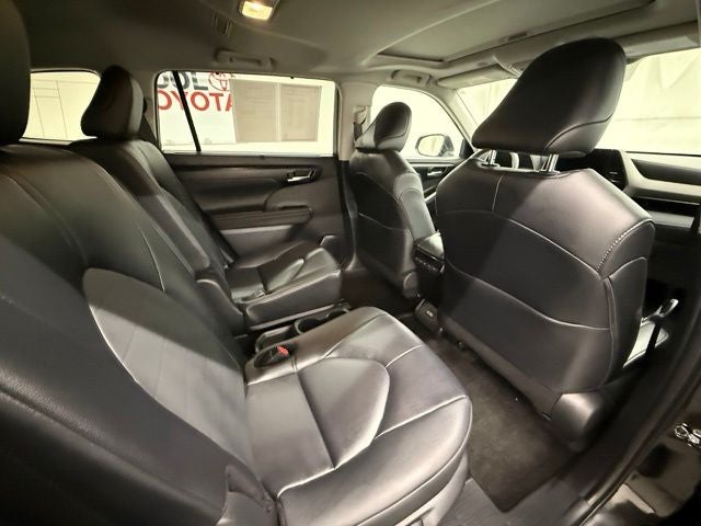 2025 Toyota Highlander XLE
