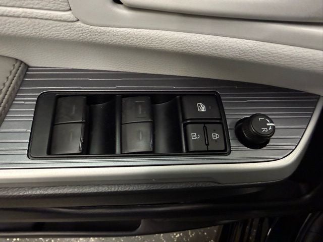 2025 Toyota Sienna LE 8 Passenger