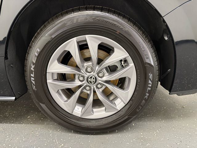 2025 Toyota Sienna LE 8 Passenger