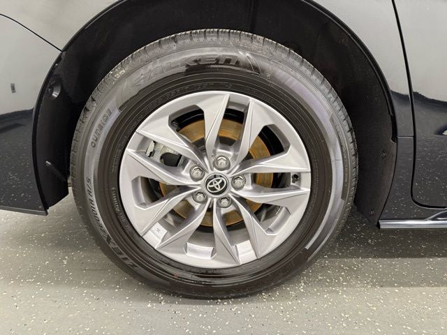 2025 Toyota Sienna LE 8 Passenger