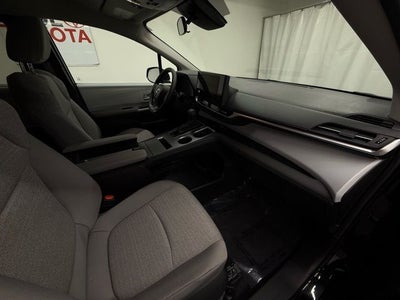 2025 Toyota Sienna LE 8 Passenger