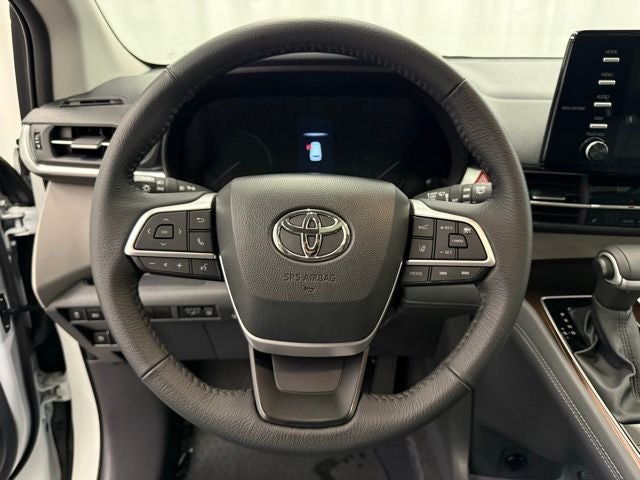 2023 Toyota Sienna XLE 7 Passenger