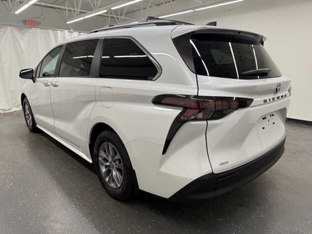 2023 Toyota Sienna XLE 7 Passenger