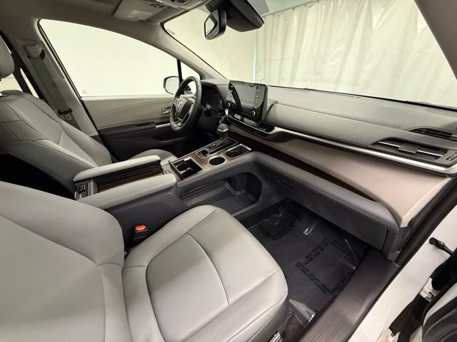 2023 Toyota Sienna XLE 7 Passenger