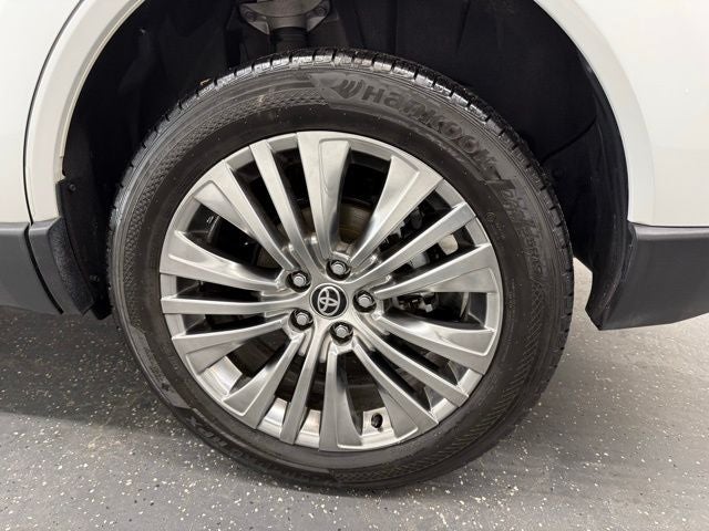 2023 Toyota Venza XLE