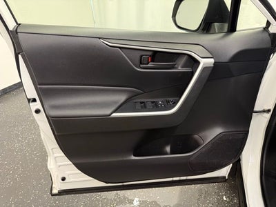 2020 Toyota RAV4 Hybrid LE
